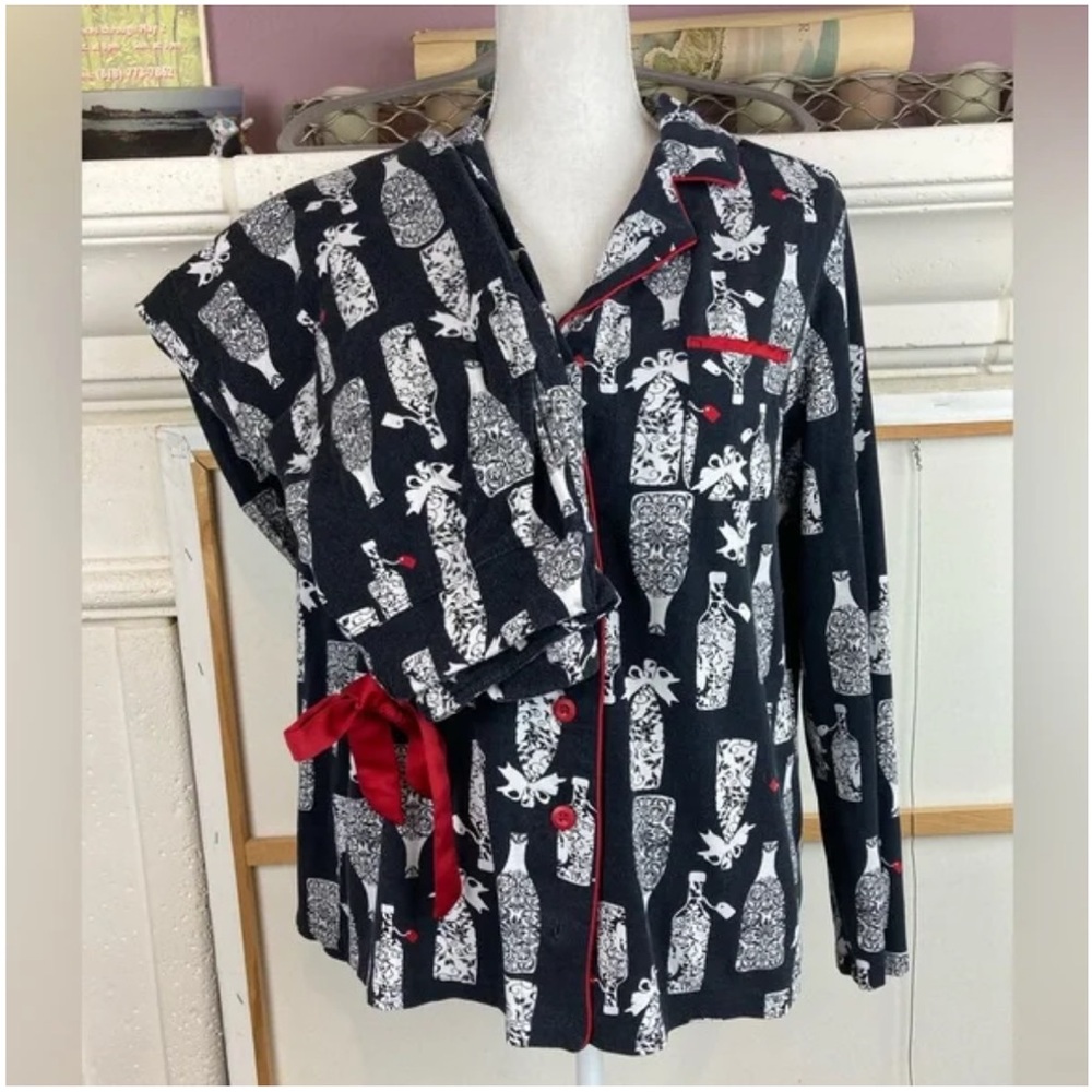Soma black patterned wine 🌹bottle pajama set 🌹Size XL